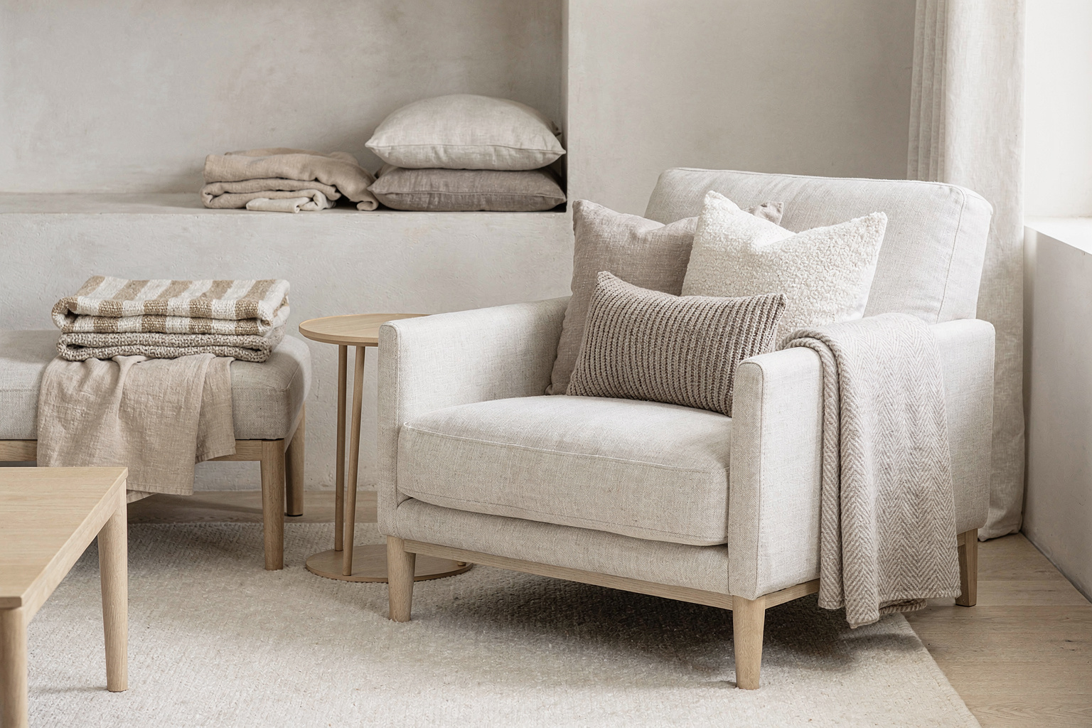 Choosing the Best Decor Accents for a Balanced Living Room section 3 interior styling detail
