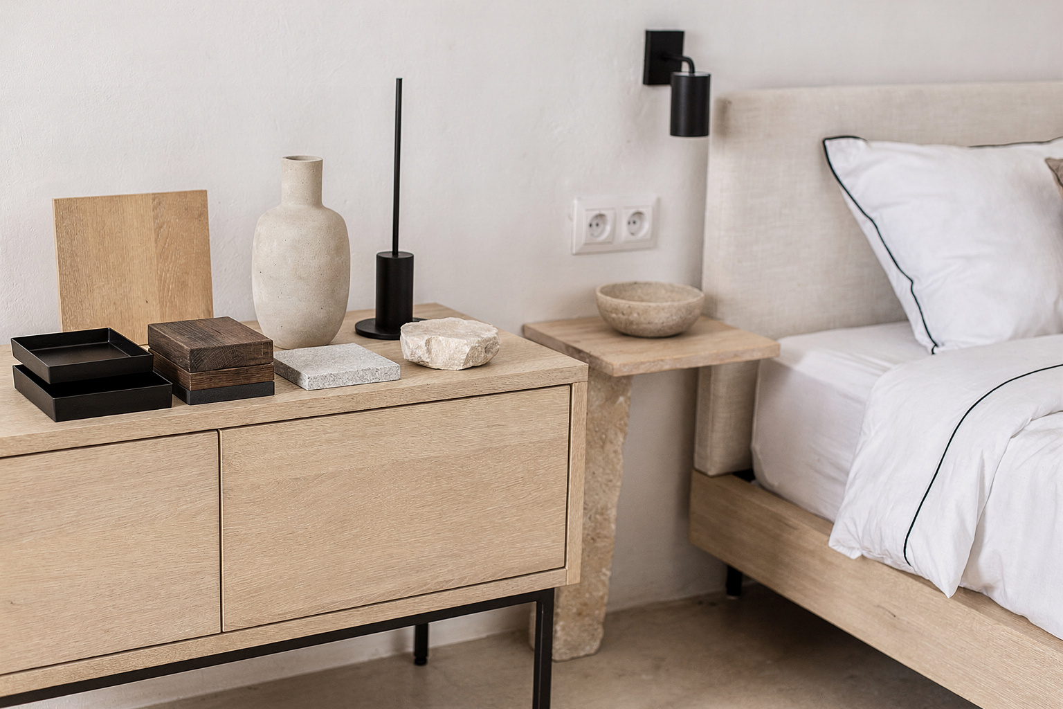 Best Furniture for a Mediterranean Bedroom section 5 interior styling detail