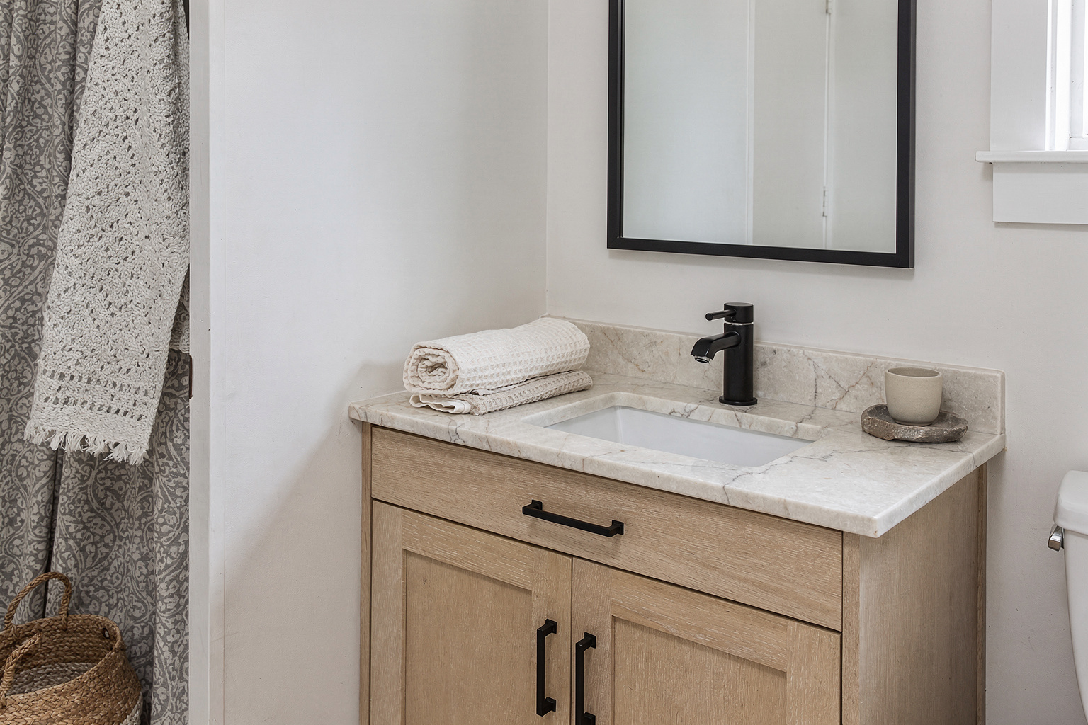 Common Texture Mistakes to Avoid in Cottage Bathroom Decor interior design inspiration
