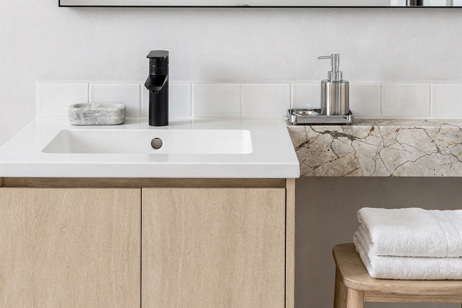 Common Texture Mistakes to Avoid in Cottage Bathroom Decor section 3 interior styling detail